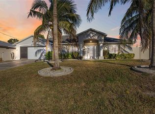 925 NE 4th Ave, Cape Coral, FL 33909