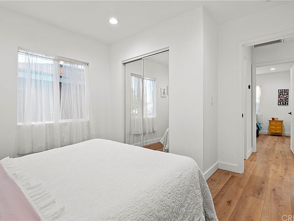 4th image of 13033 Woodcock Ave