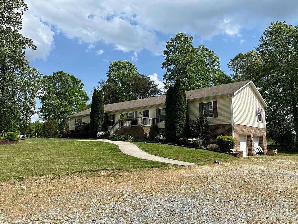 1st image of 110 Royal Oaks Dr