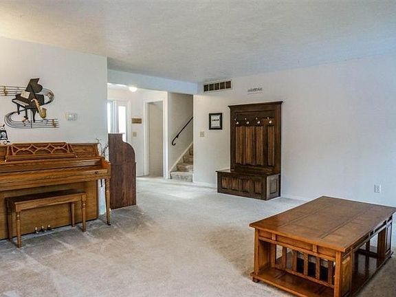 5th image of 5465 Woodgate Dr