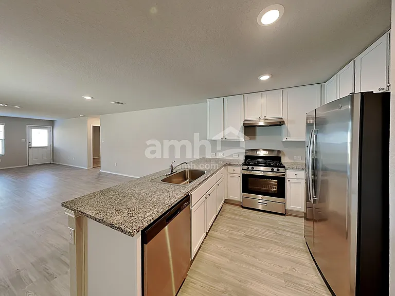10419 Varmus Dr — Photo 3