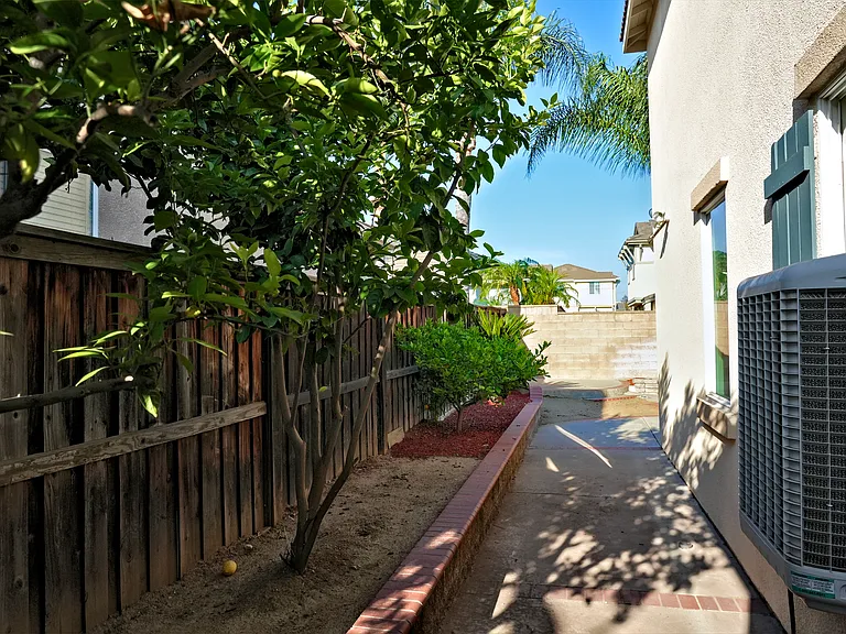 7637 Tuscany Pl — Photo 34