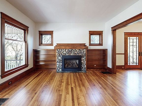 5th image of 103 E Washington St
