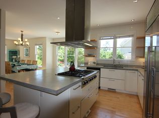 300 Highgrove Dr, Chapel Hill, NC 27516