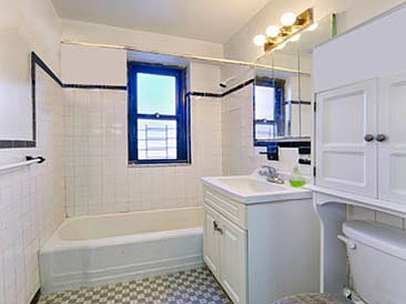 4th image of 383 Grand St Unit K203
