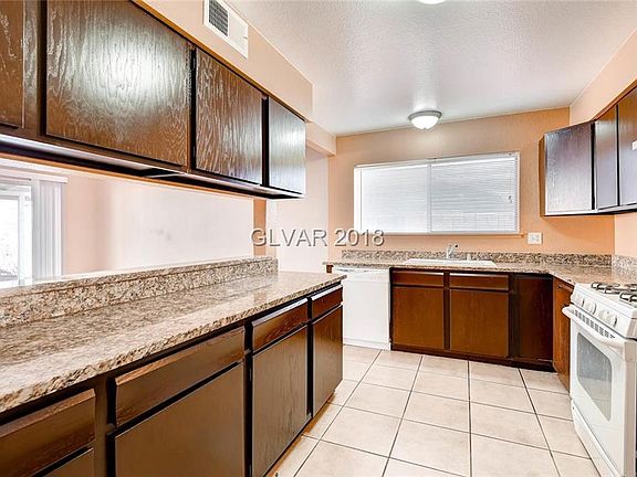 4th image of 204 Windsong St