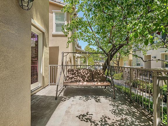 4th image of 233 Meadow Pine Pl