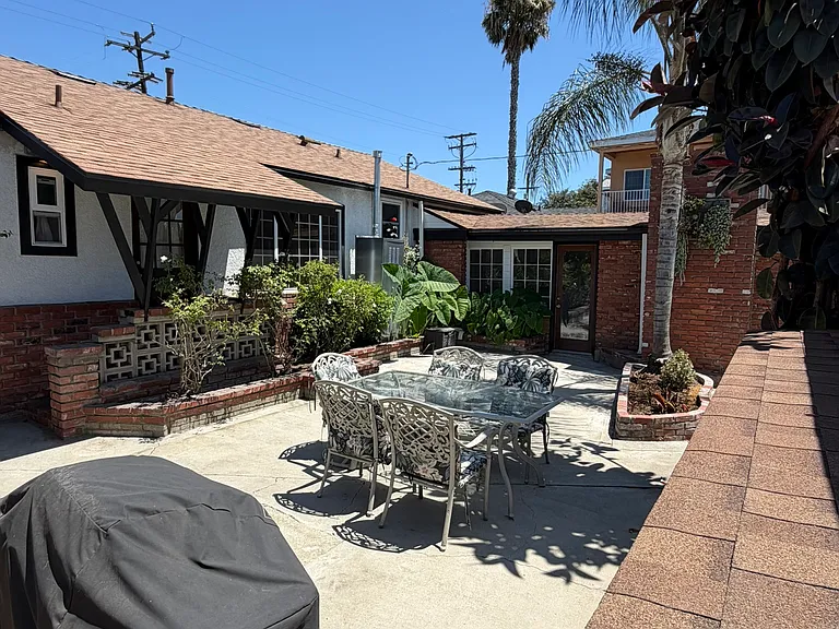 5425 Clark Ave — Photo 37