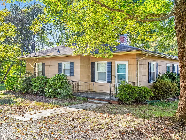 5038 Pinewood Dr — Photo 14