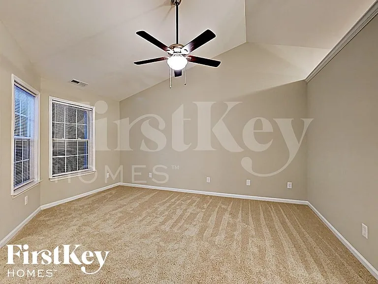 2332 Juniper Dr — Photo 4