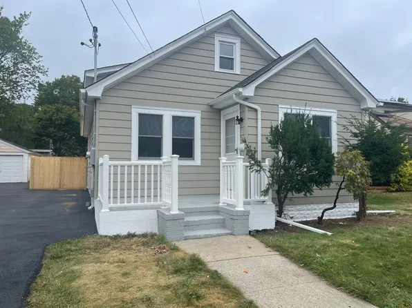 (undisclosed Address), Merrick, NY 11566