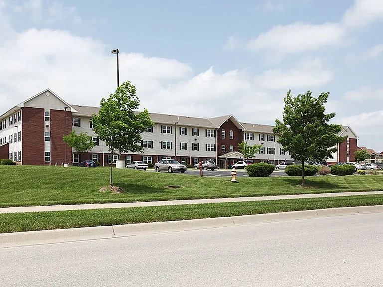 Wyndam Place Senior Residence - Lawrence — Photo 16