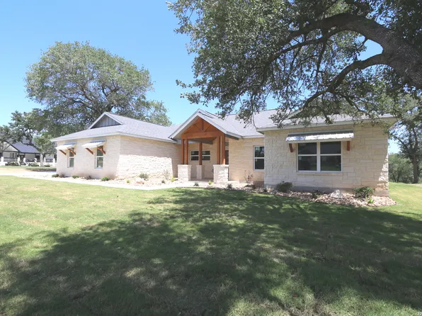 142 Timber Place, La Vernia, TX 78121
