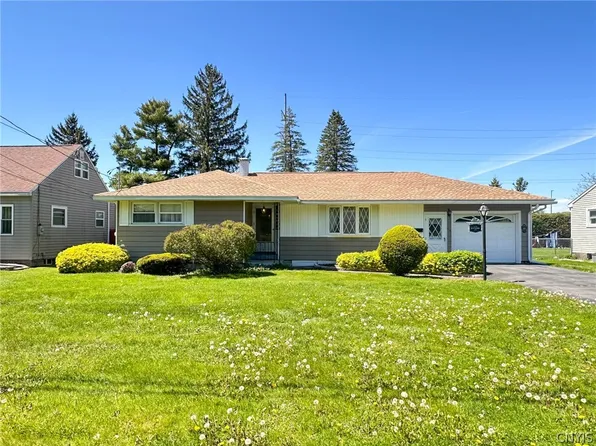 515 Locust Dr, Utica, NY 13502