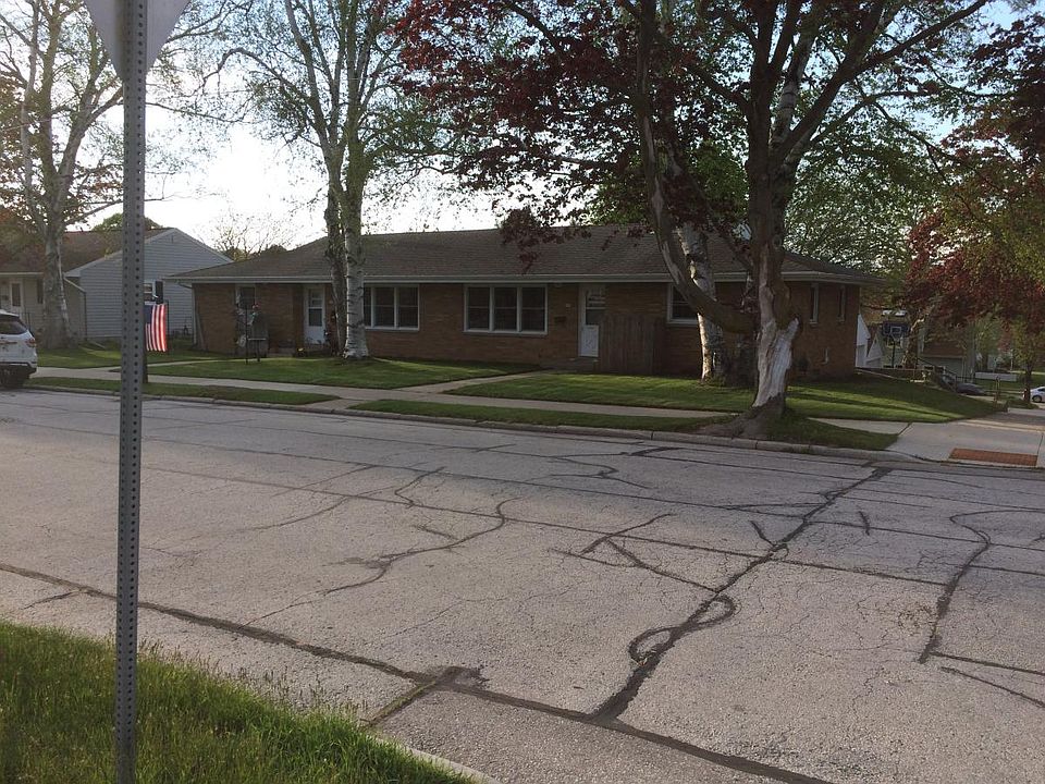 2nd image of 906 Jackson St