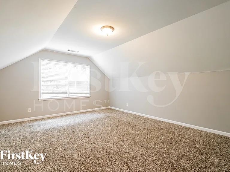 1520 Maplewood Ct — Photo 16