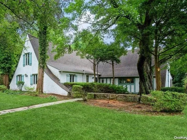 7 Mirrielees Road, Great Neck, NY 11021