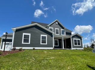 216 Hickory Ln, Mars, PA 16046