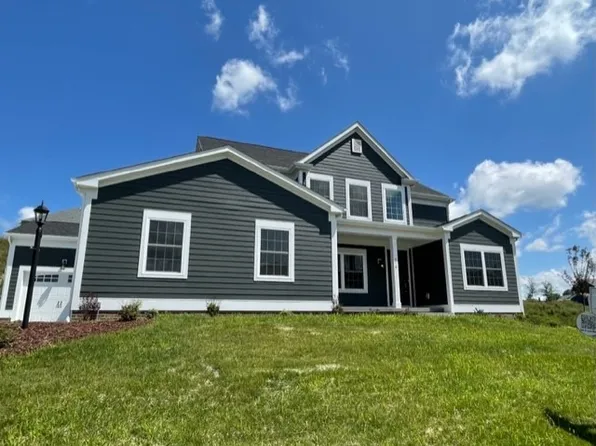 216 Hickory Ln, Mars, PA 16046