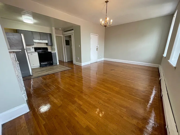 802 Cathedral St #5 — Photo 3