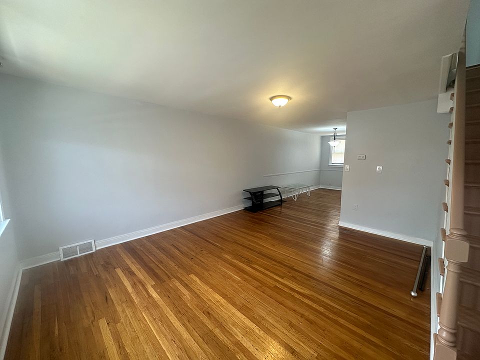 1st image of 4442 Loring St