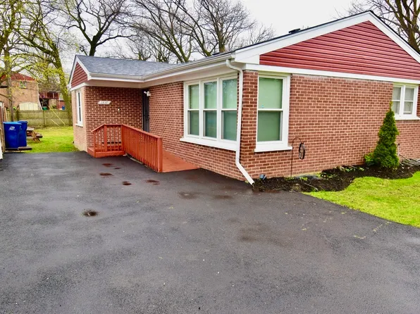 2837 18th St, North Chicago, IL 60064