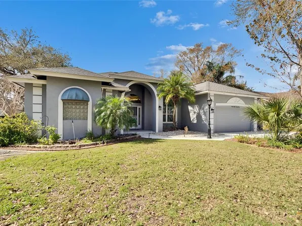 2823 Clubhouse Dr, Plant City, FL 33566