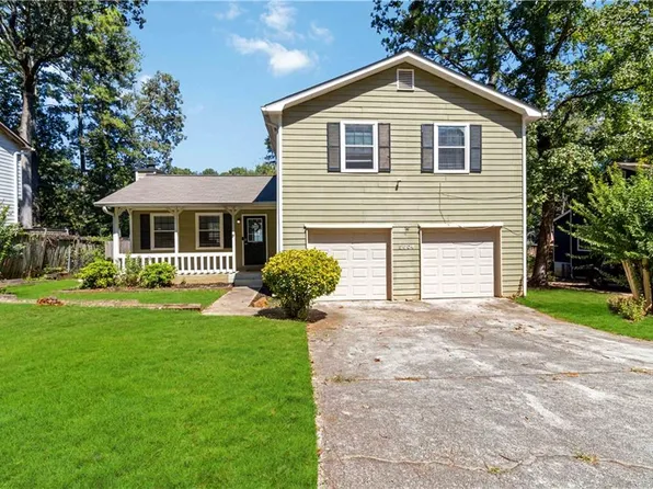 5604 Boggs Dr, Stone Mountain, GA 30087