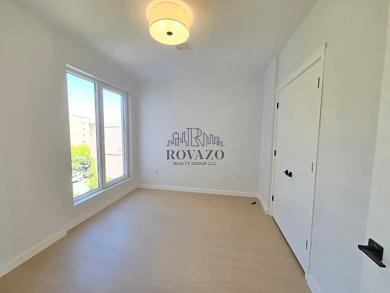 74 Webster St #4C — Photo 5