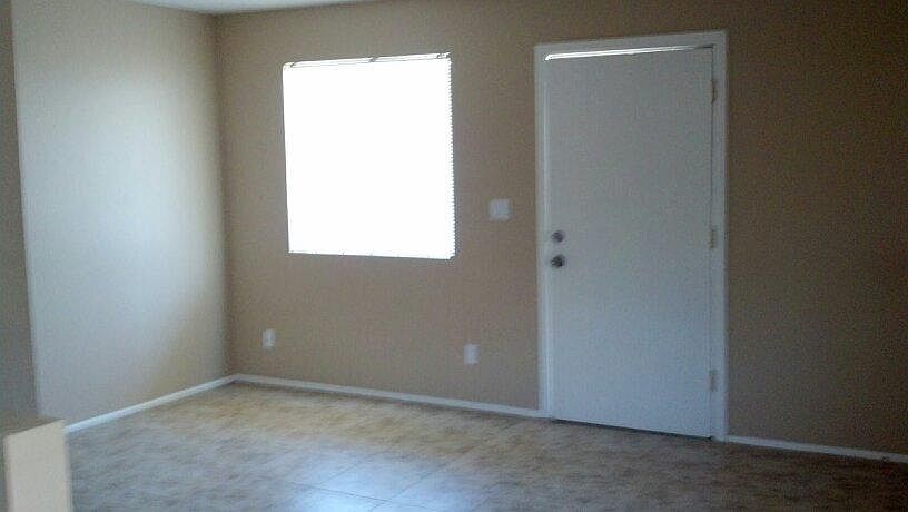 1st image of 1424 E Knoll Cir APT 3
