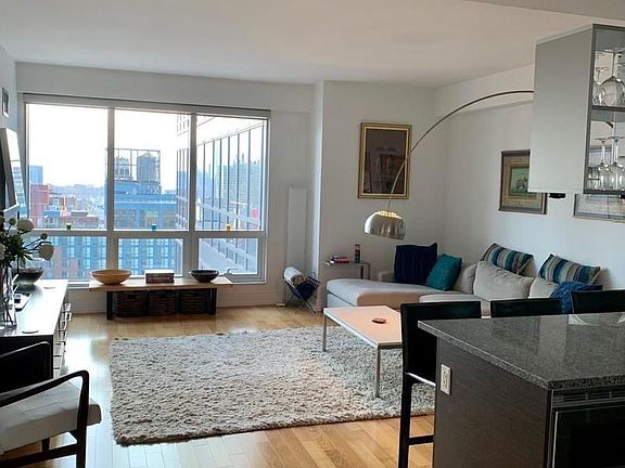 5th image of 350 W 42nd St #36FS