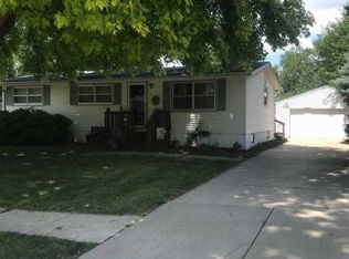 15 Alcoma Dr, North Sioux City, SD 57049