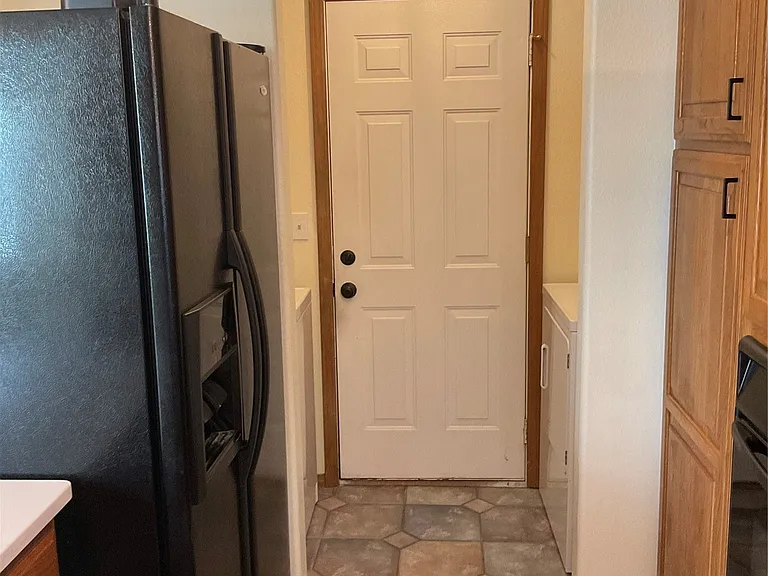 3209 Skylane Dr — Photo 12