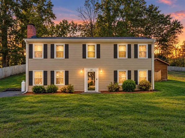77 Beachmont Dr, Blue Ridge, VA 24064