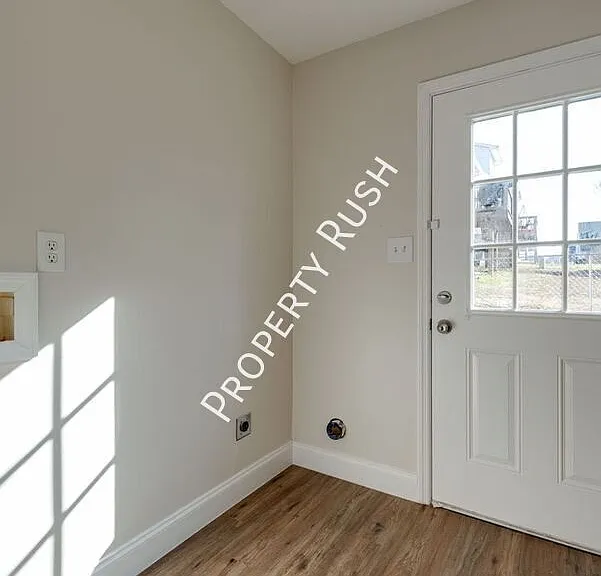 1565 Petty St SE — Photo 15