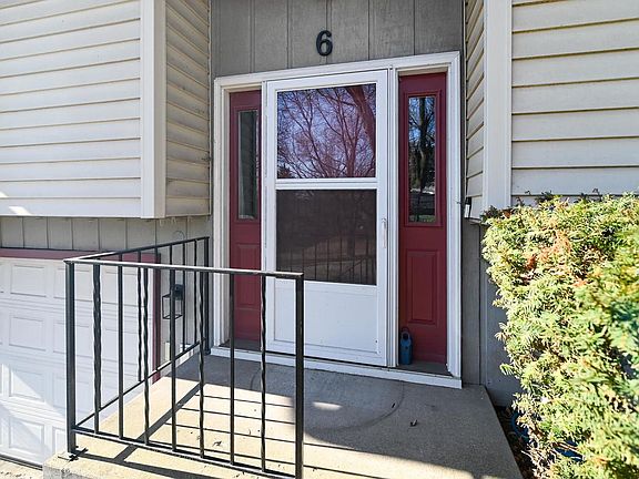 4th image of 6 Esther Court