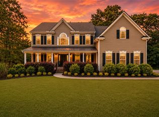 10 Modesto Ln, Simpsonville, SC 29681