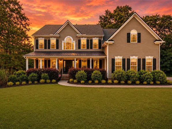 10 Modesto Ln, Simpsonville, SC 29681