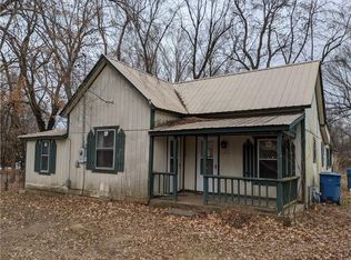 407 2nd Ave SE, Gravette, AR 72736