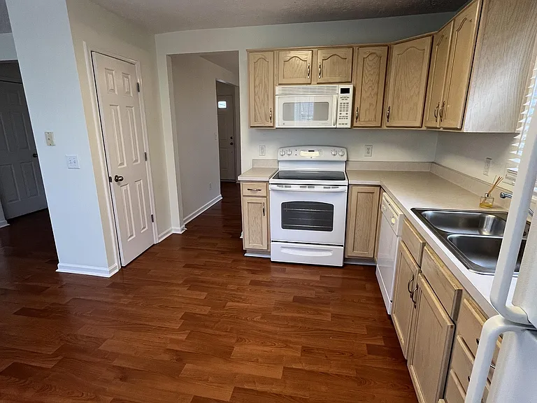 2630 River Meade Way — Photo 7