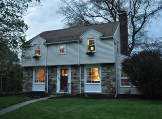 99 Thorncliffe Dr, Rochester, NY 14617