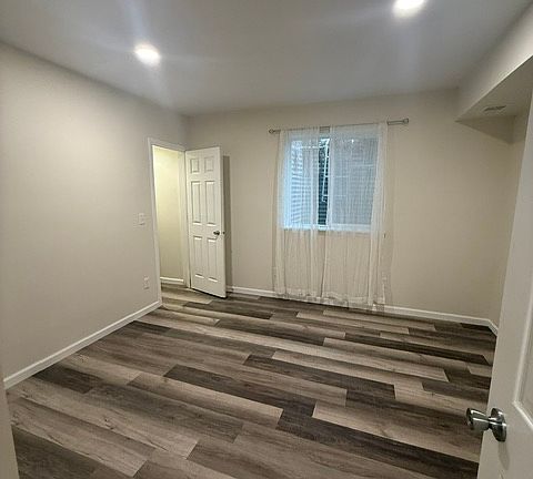 4th image of 414 N State St #1