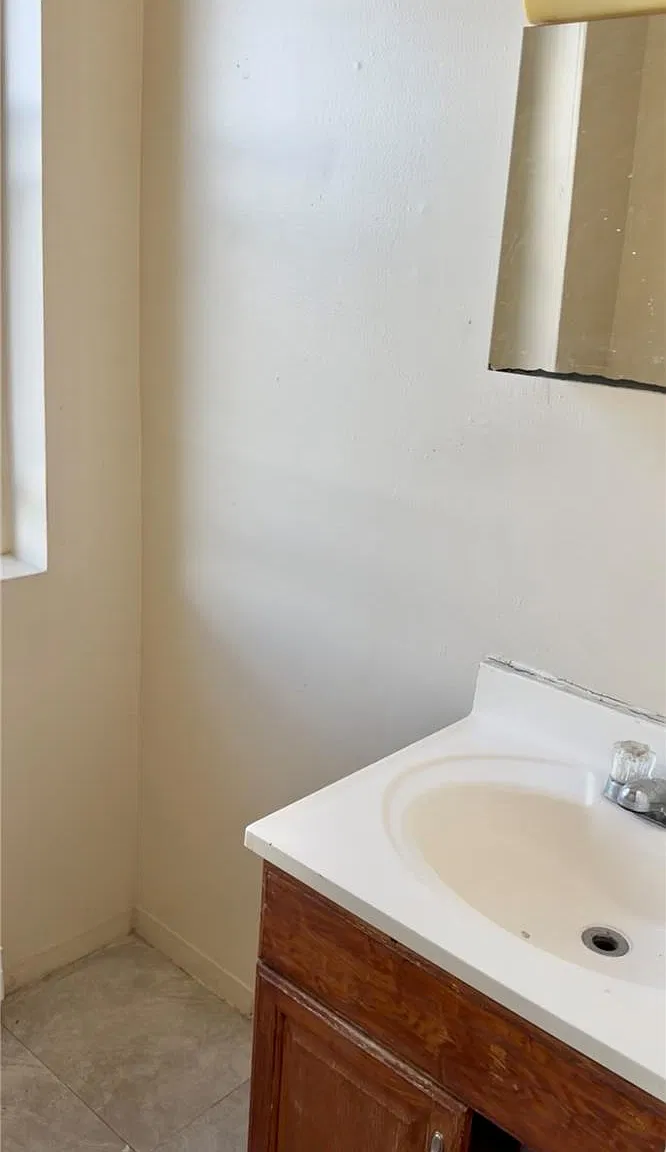 2 bed, 1.0 bath, 900 sqft, $1,375 — Photo 4