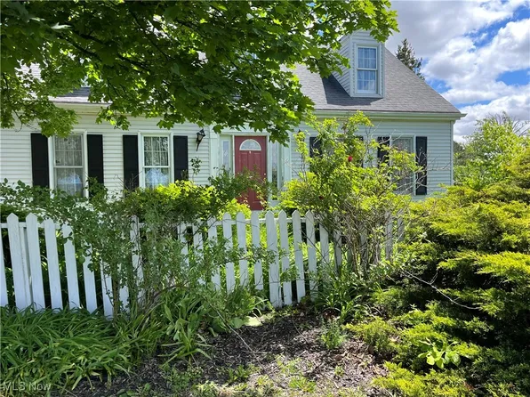 31 Manor Ct, Oak Harbor, OH 43449