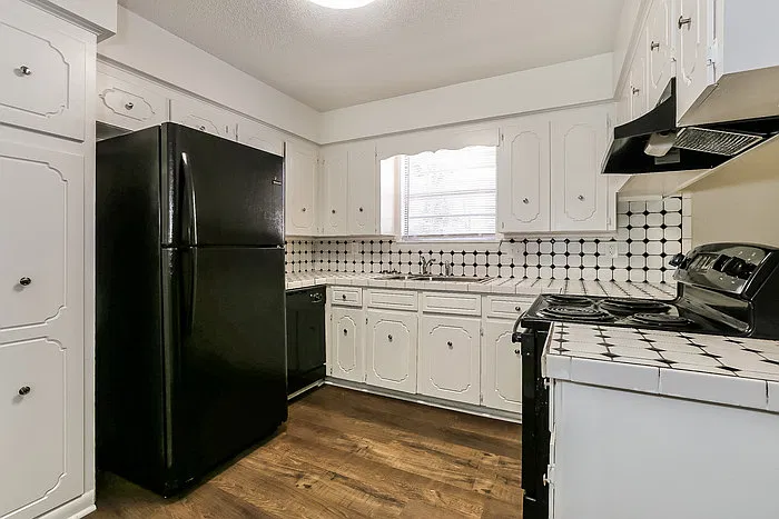 3 bed, 2.0 bath, 1460 sqft, $1,595 — Photo 4
