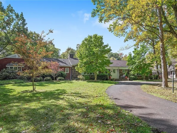 280 Willard Rd, Aurora, OH 44202