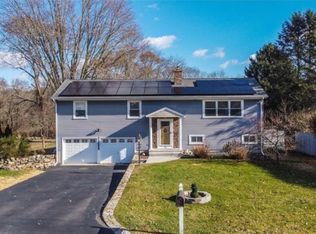 16 Riverbend Dr, Mystic, CT 06355
