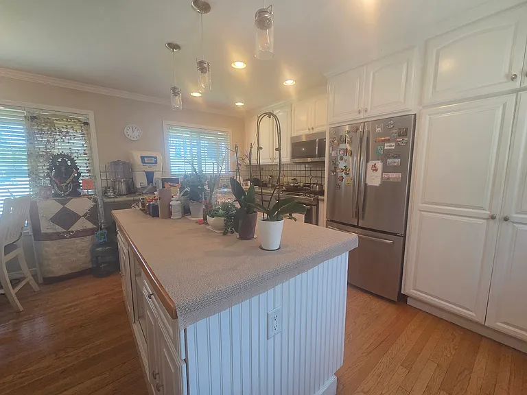 4094 Francisco St — Photo 3
