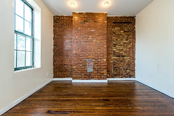 Rented by Nooklyn NYC LLC | media 65