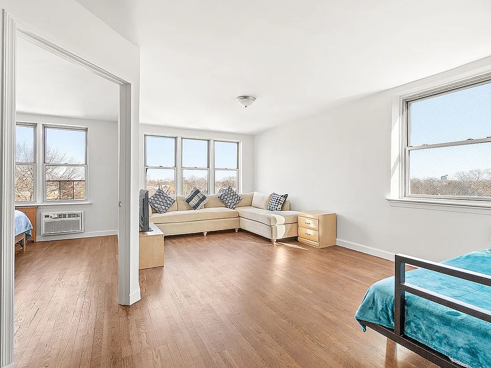 1st image of 415 Argyle Rd APT 6E